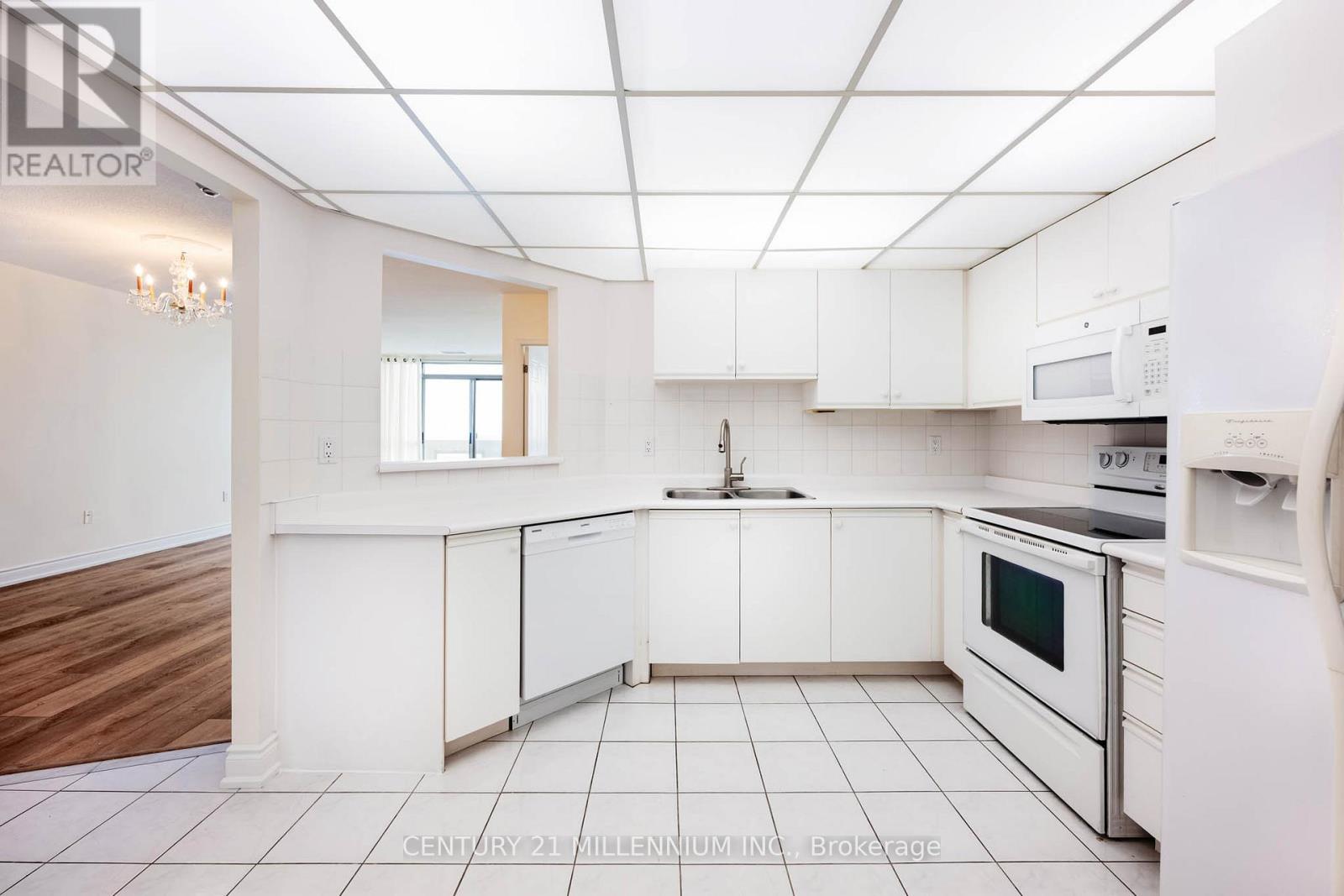 1708 - 20 Mcfarlane Drive, Halton Hills (Georgetown), Ontario  L7G 5J8 - Photo 5 - W12762082