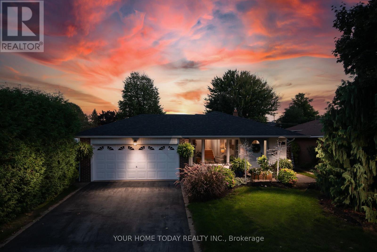 260 Delrex Boulevard, Halton Hills (Georgetown), Ontario  L7G 4G2 - Photo 1 - W12763542