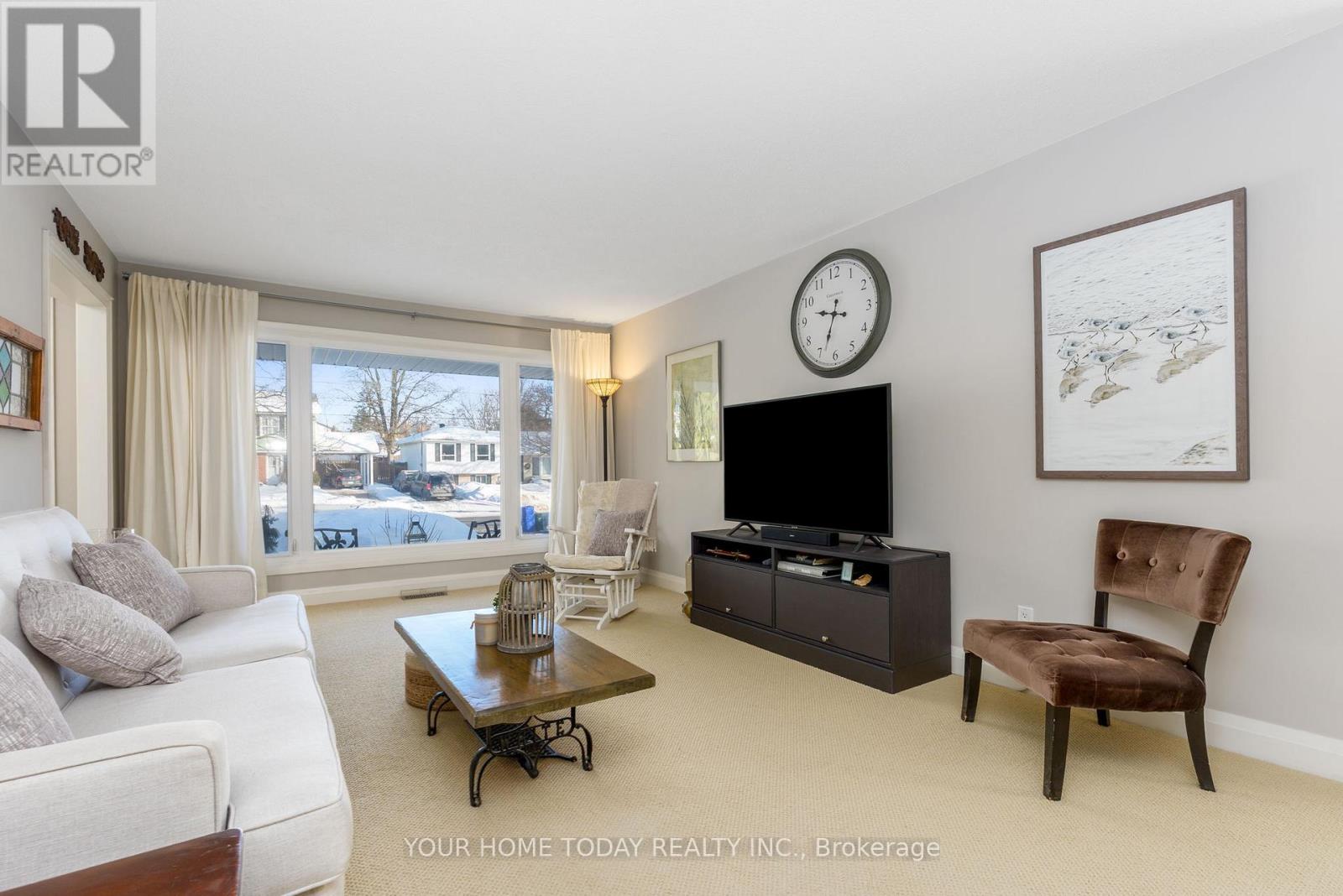 260 Delrex Boulevard, Halton Hills (Georgetown), Ontario  L7G 4G2 - Photo 7 - W12763542