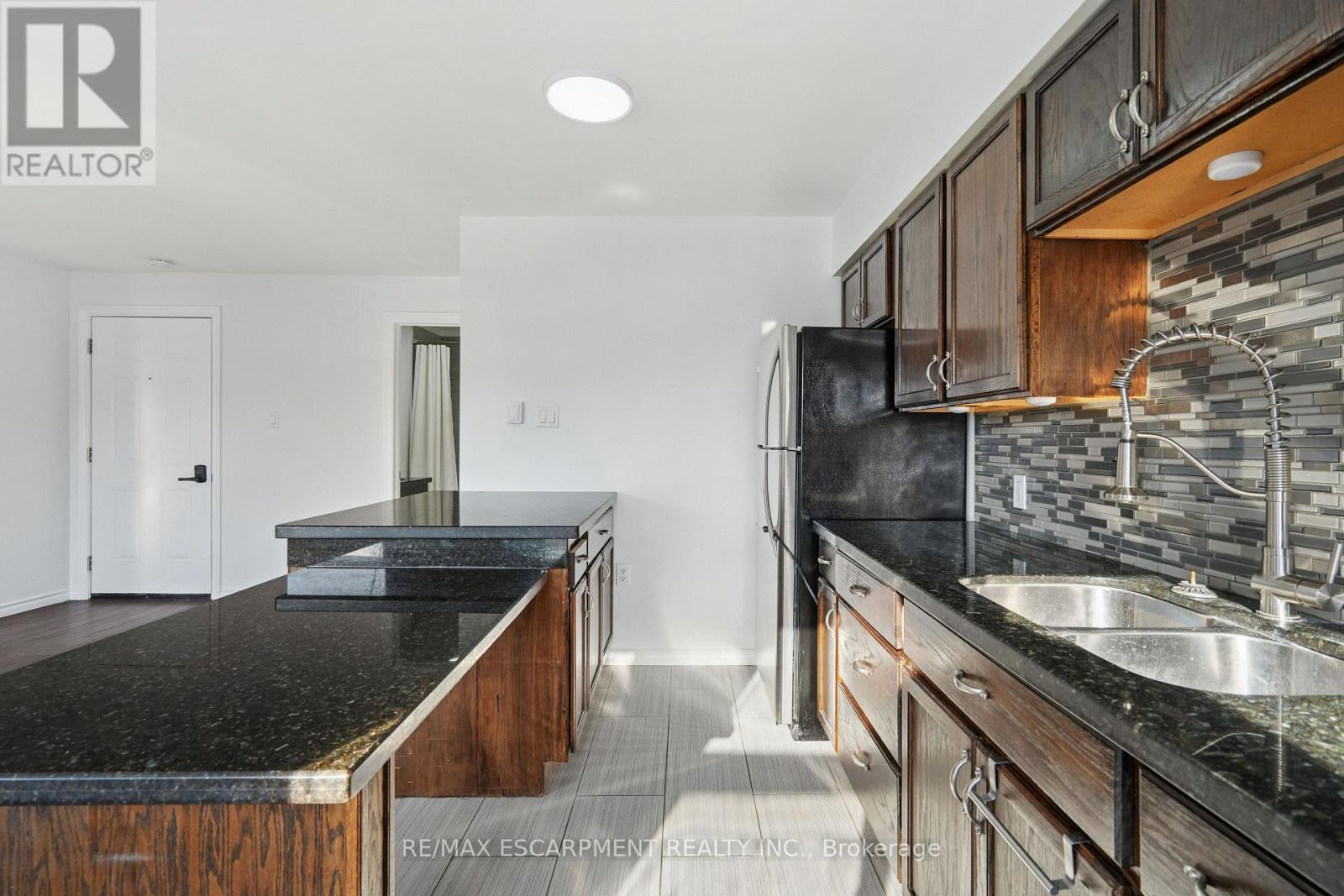 #6a - 1 Elgin Street, Halton Hills (Ac Acton), Ontario  L7J 2B2 - Photo 10 - W12766496