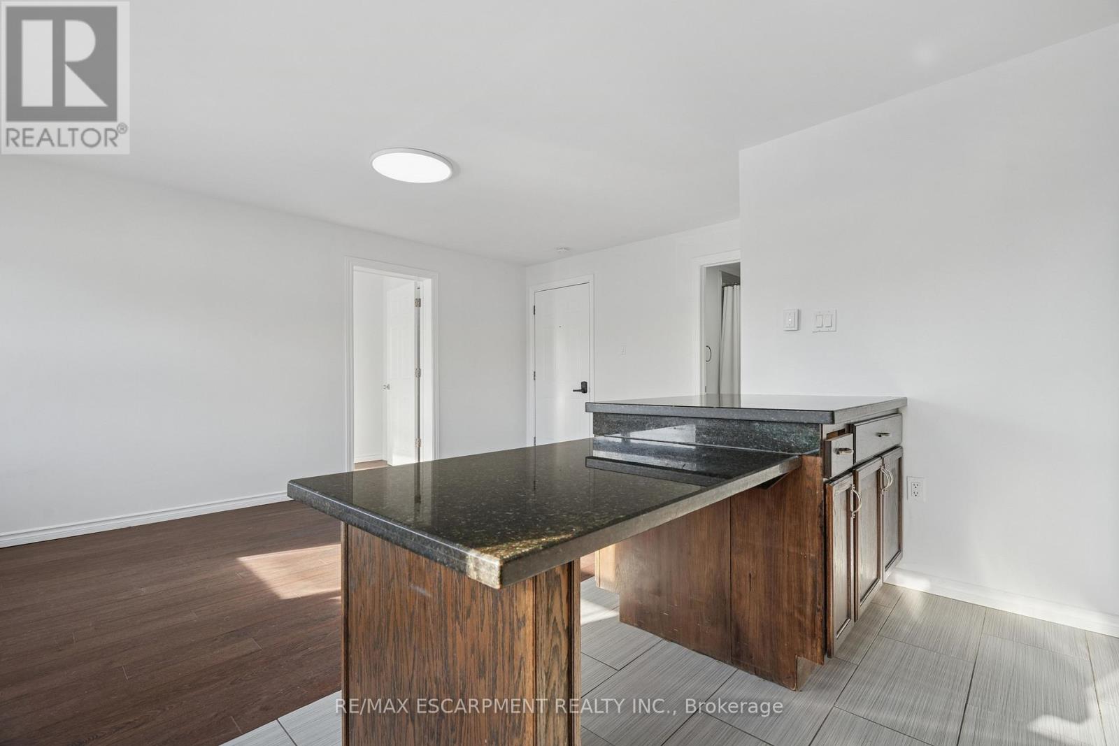 #6a - 1 Elgin Street, Halton Hills (Ac Acton), Ontario  L7J 2B2 - Photo 12 - W12766496