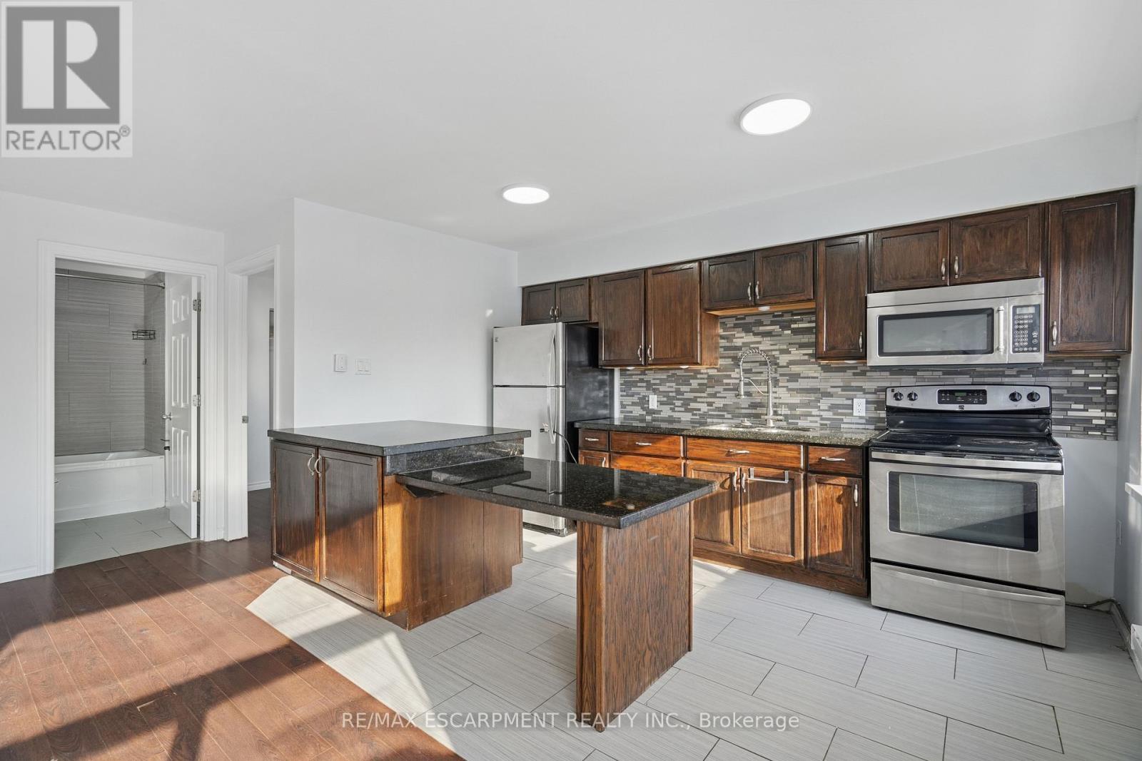 #6a - 1 Elgin Street, Halton Hills (Ac Acton), Ontario  L7J 2B2 - Photo 9 - W12766496