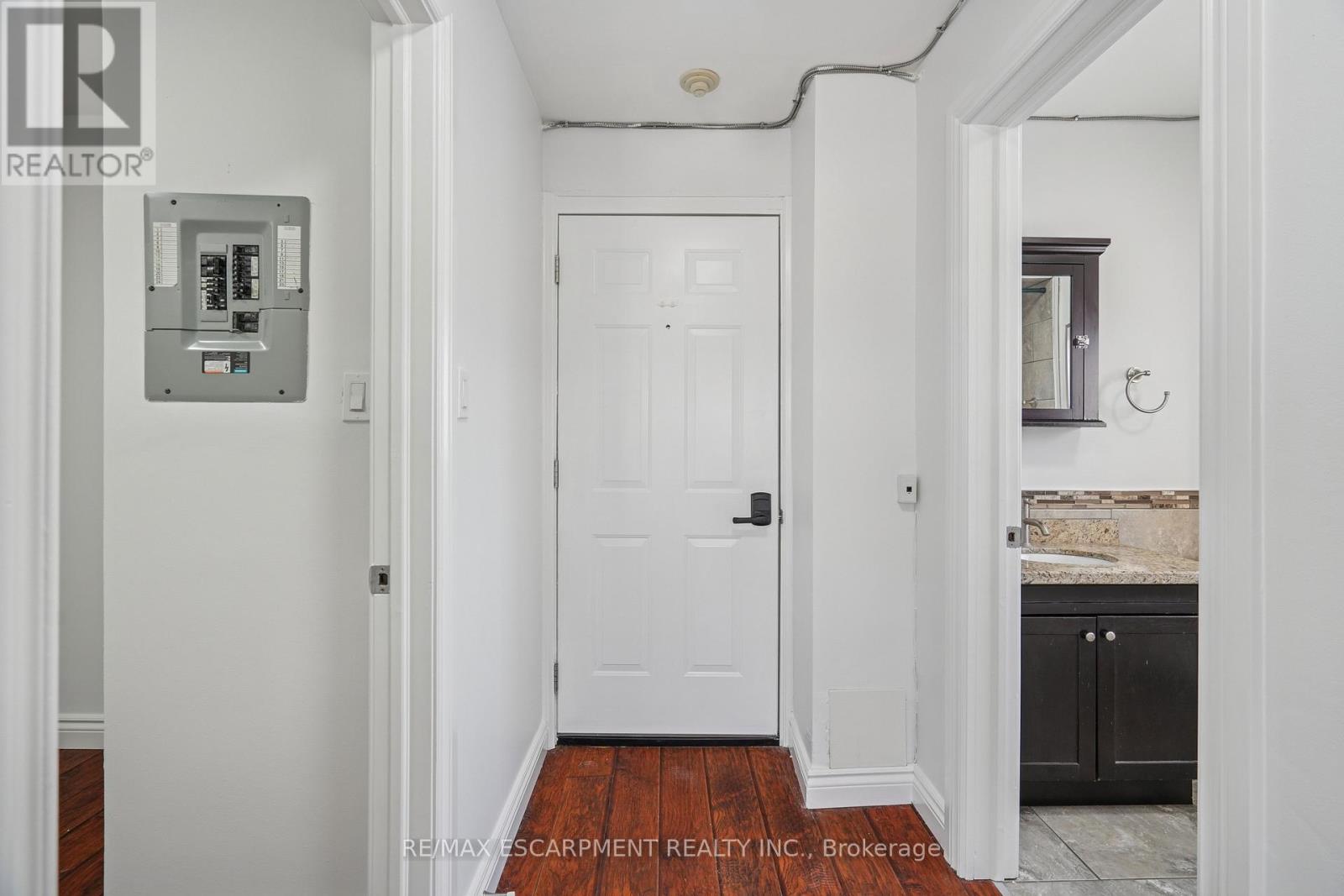 #4 - 1 Elgin Street N, Halton Hills (Ac Acton), Ontario  L7J 2B2 - Photo 7 - W12766608