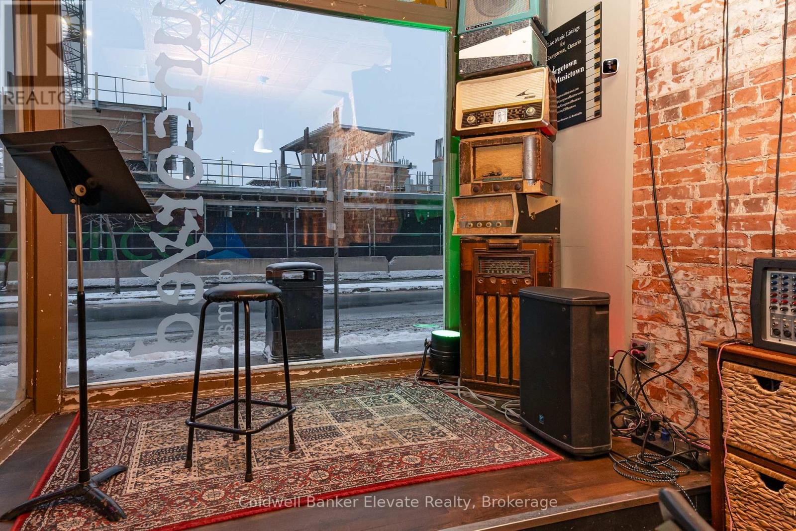 72 Main Street S, Halton Hills (Georgetown), Ontario  L7G 3G3 - Photo 6 - W12768724