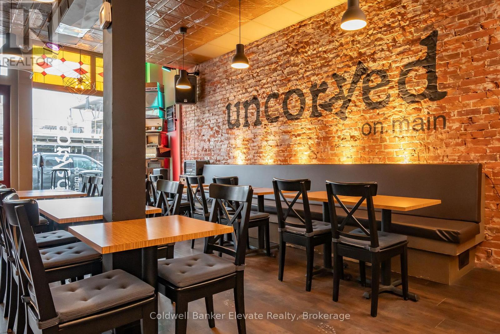 72 Main Street S, Halton Hills (Georgetown), Ontario  L7G 3G3 - Photo 8 - W12768724