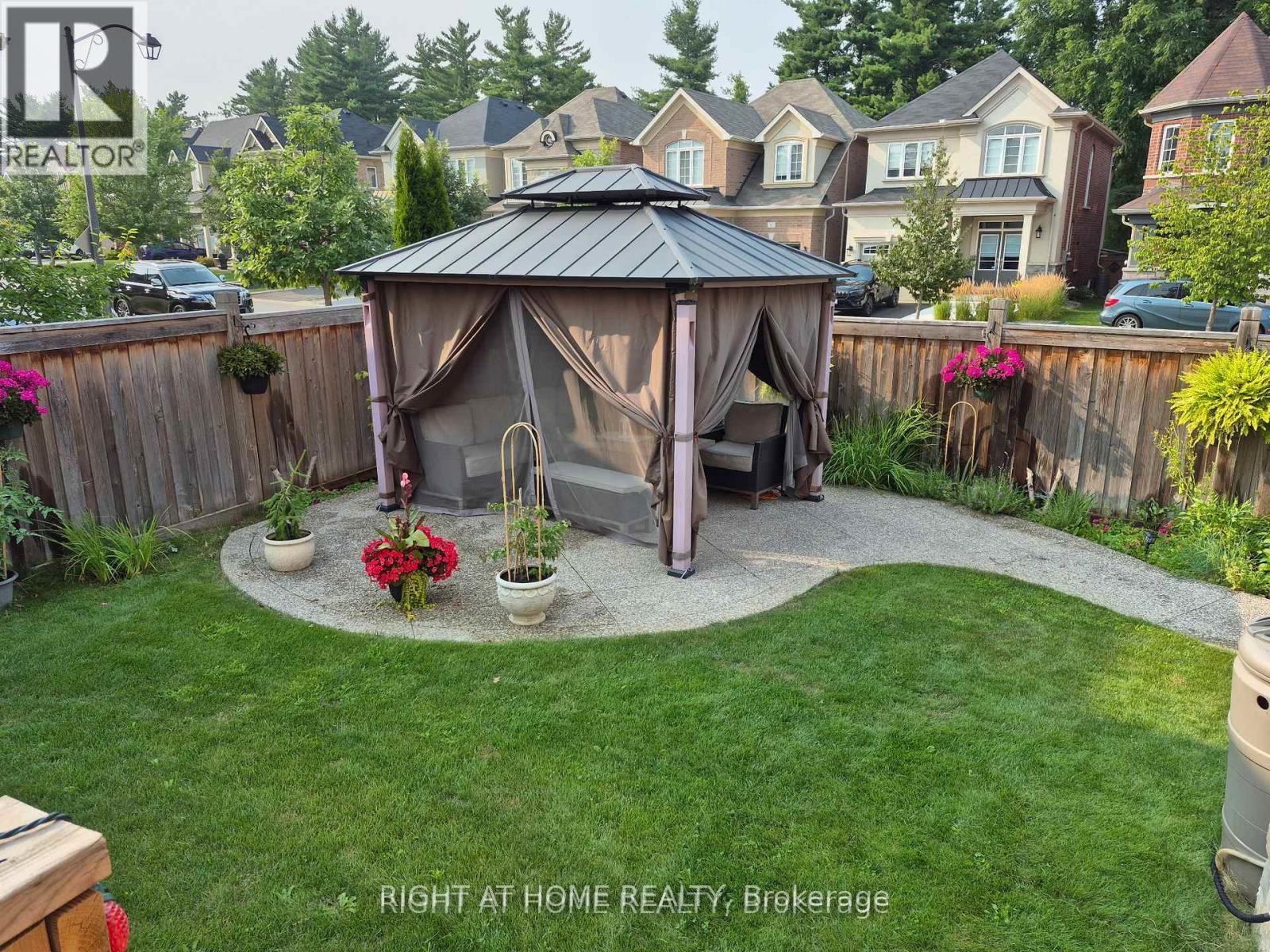 102 Upper Canada Court, Halton Hills (Georgetown), Ontario  L7G 0L2 - Photo 35 - W12768822