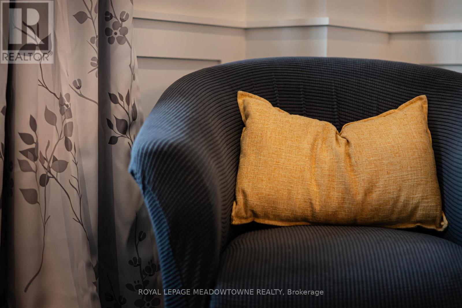 19 Grist Mill Drive, Halton Hills (Georgetown), Ontario  L7G 6C2 - Photo 10 - W12771162