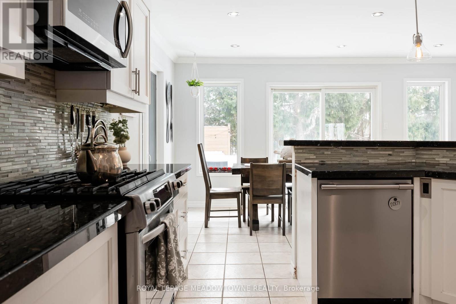 19 Grist Mill Drive, Halton Hills (Georgetown), Ontario  L7G 6C2 - Photo 13 - W12771162