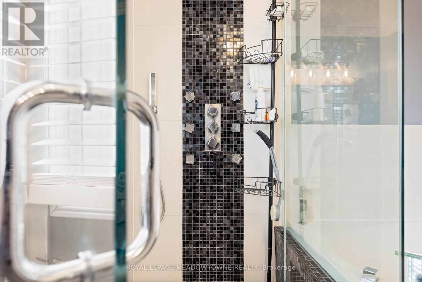 19 Grist Mill Drive, Halton Hills (Georgetown), Ontario  L7G 6C2 - Photo 30 - W12771162