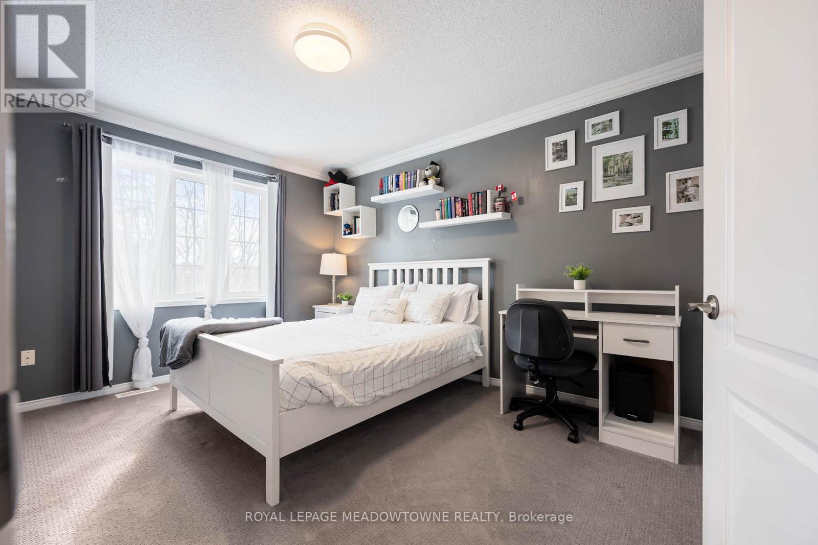 19 Grist Mill Drive, Halton Hills (Georgetown), Ontario  L7G 6C2 - Photo 33 - W12771162