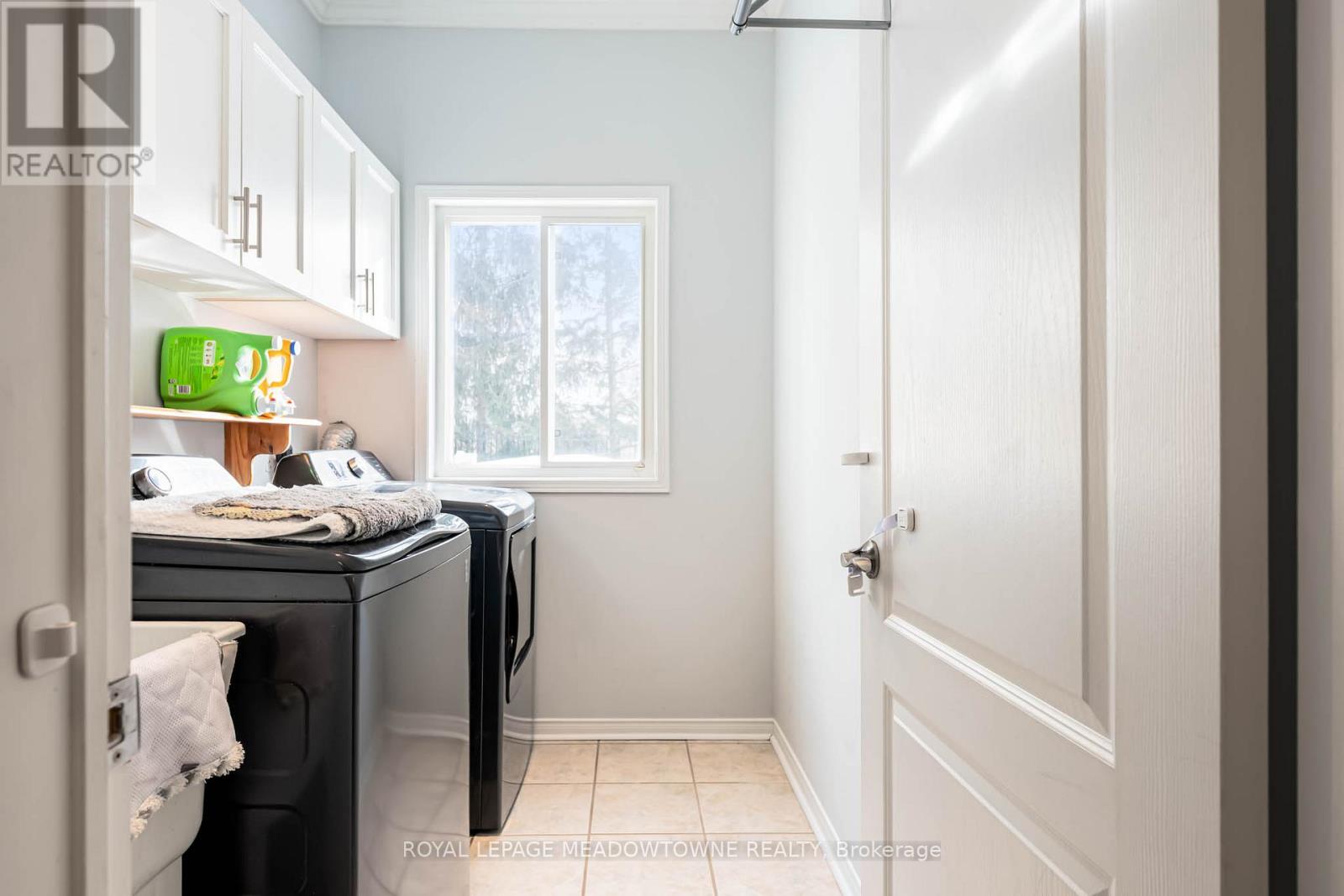 19 Grist Mill Drive, Halton Hills (Georgetown), Ontario  L7G 6C2 - Photo 47 - W12771162