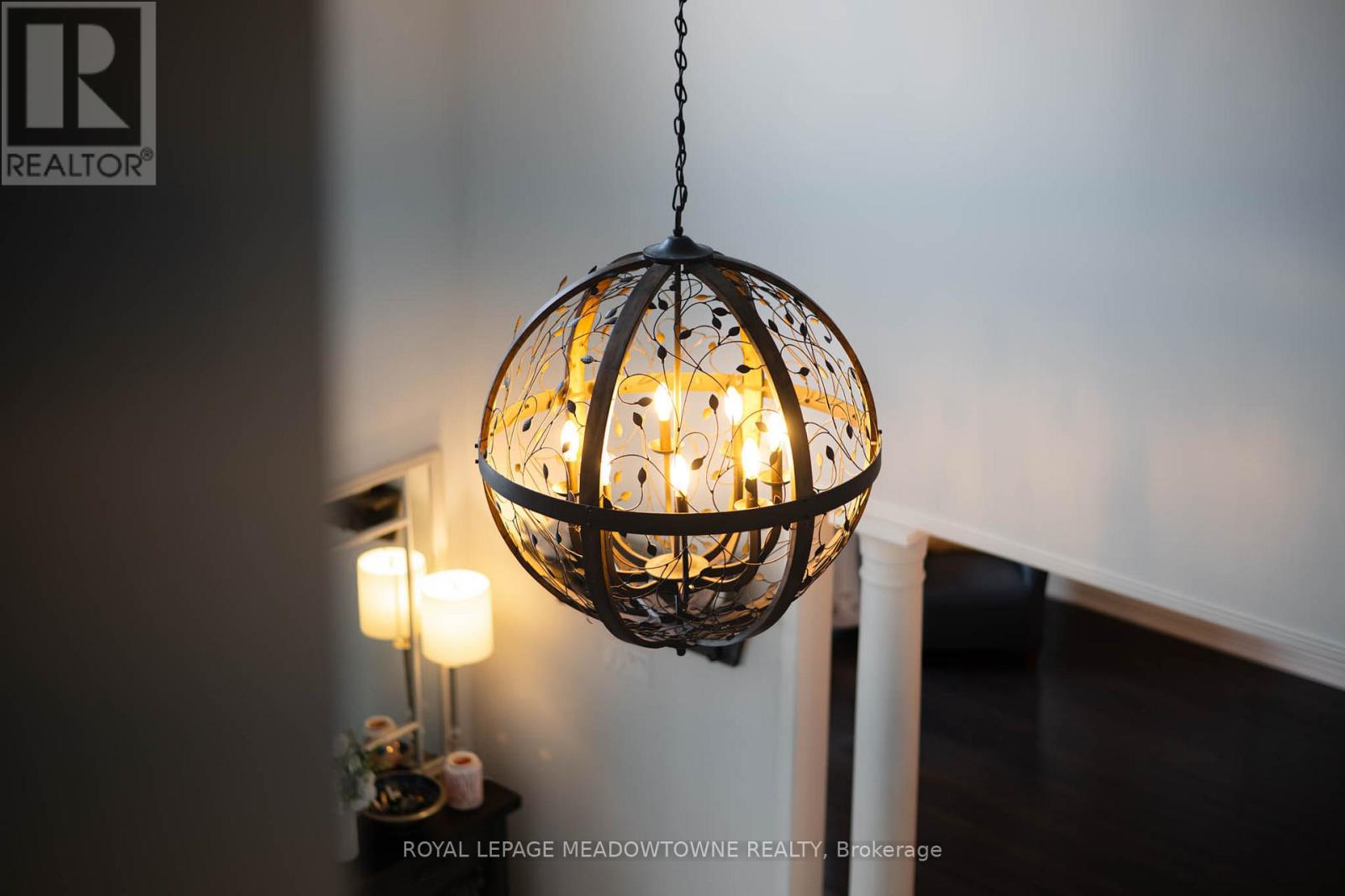 19 Grist Mill Drive, Halton Hills (Georgetown), Ontario  L7G 6C2 - Photo 8 - W12771162