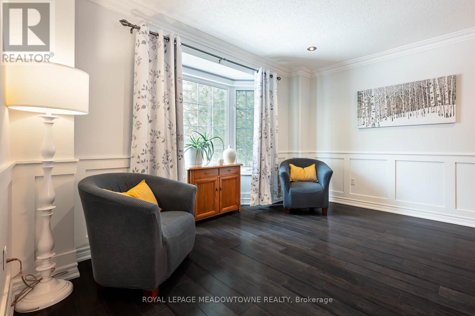 19 Grist Mill Drive, Halton Hills (Georgetown), Ontario  L7G 6C2 - Photo 9 - W12771162