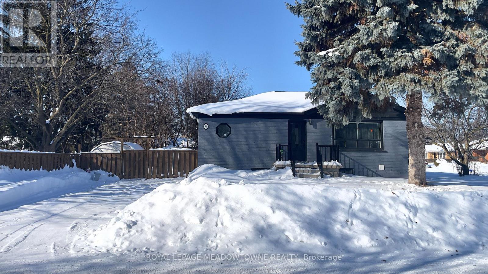 4 Keats Avenue, Halton Hills (Georgetown), Ontario  L7G 1T4 - Photo 1 - W12771738