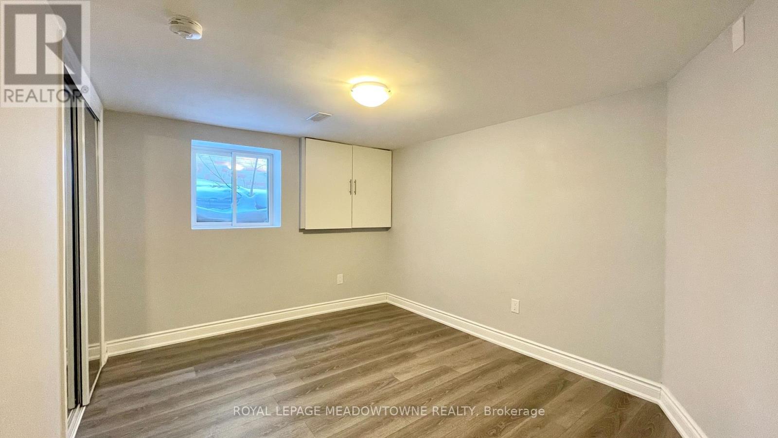 4 Keats Avenue, Halton Hills (Georgetown), Ontario  L7G 1T4 - Photo 12 - W12771738