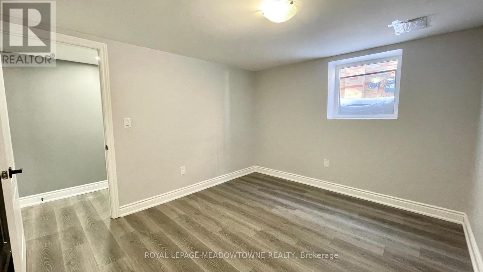 4 Keats Avenue, Halton Hills (Georgetown), Ontario  L7G 1T4 - Photo 13 - W12771738