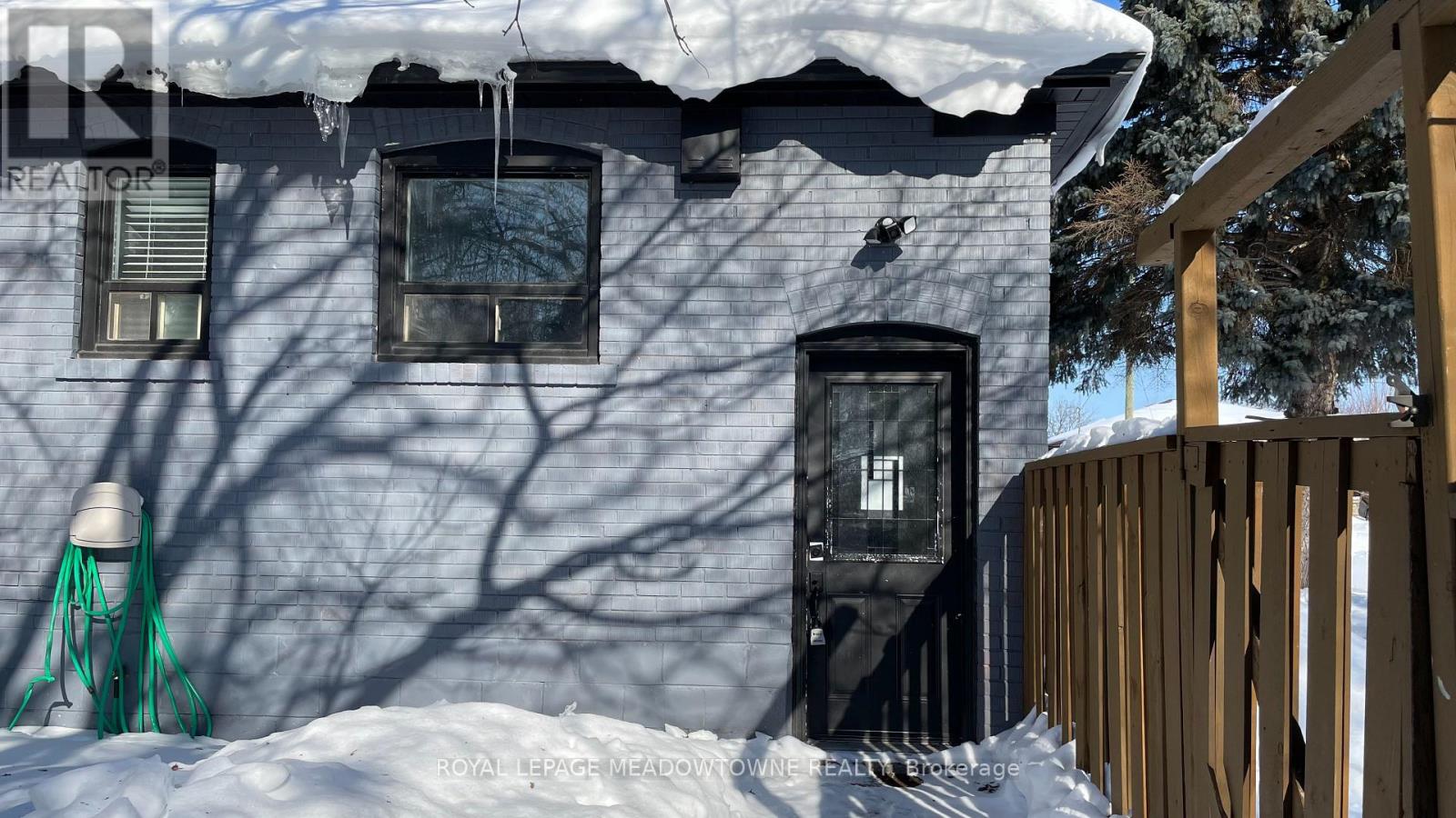 4 Keats Avenue, Halton Hills (Georgetown), Ontario  L7G 1T4 - Photo 2 - W12771738