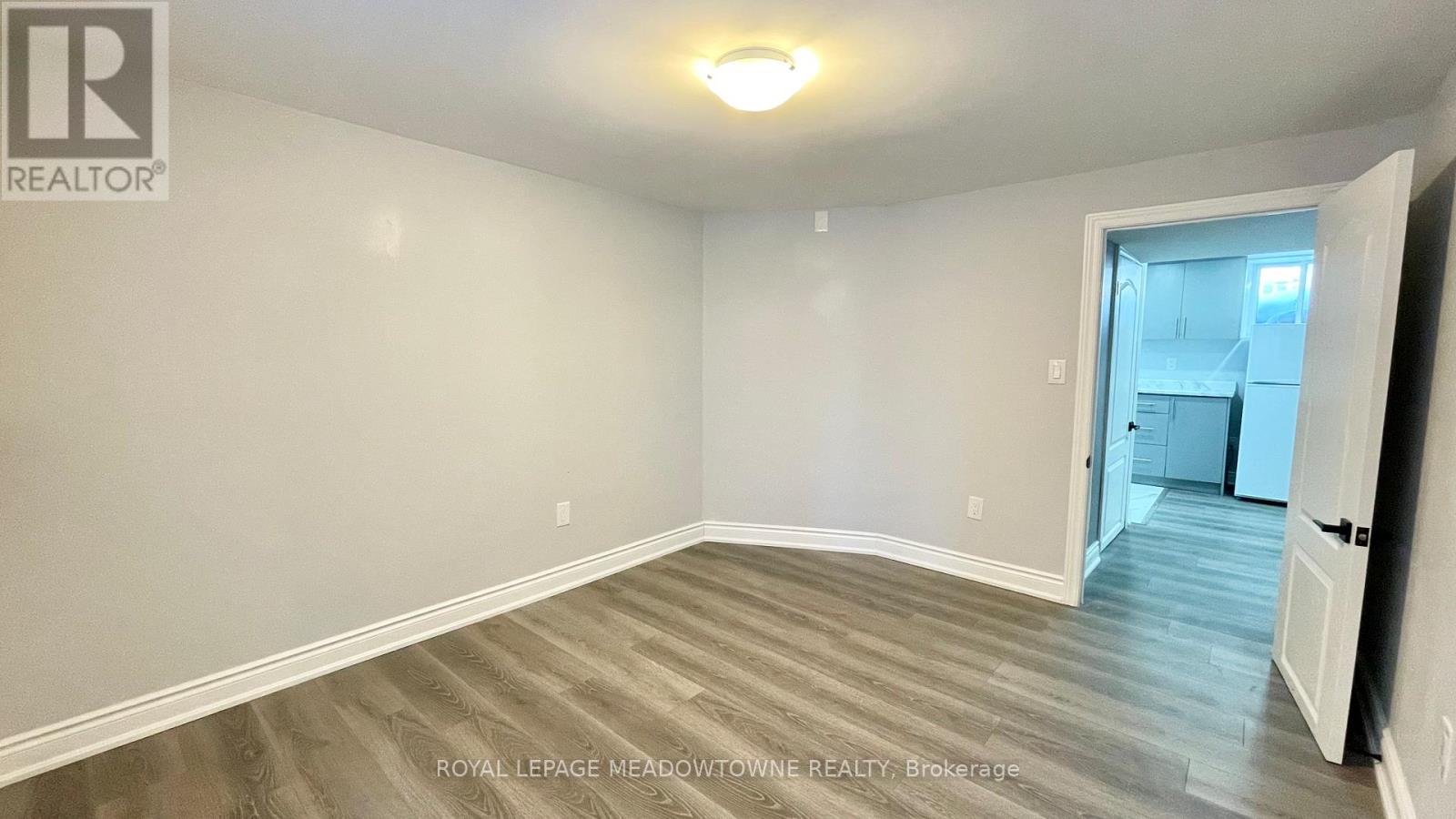 4 Keats Avenue, Halton Hills (Georgetown), Ontario  L7G 1T4 - Photo 9 - W12771738