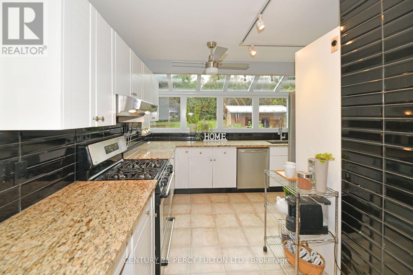 10208 Tenth Line, Halton Hills (Georgetown), Ontario  L0P 1K0 - Photo 14 - W12772696