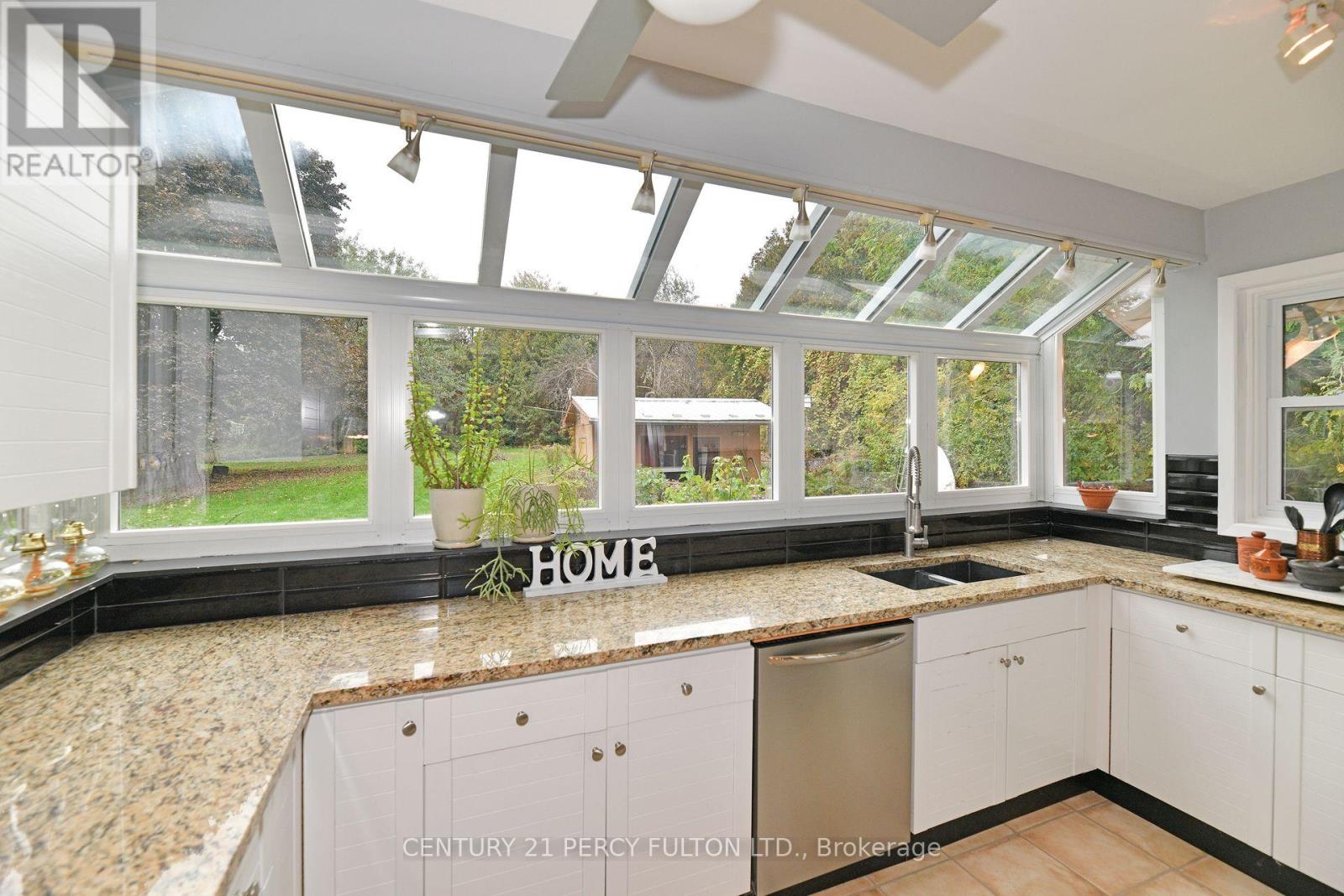 10208 Tenth Line, Halton Hills (Georgetown), Ontario  L0P 1K0 - Photo 15 - W12772696