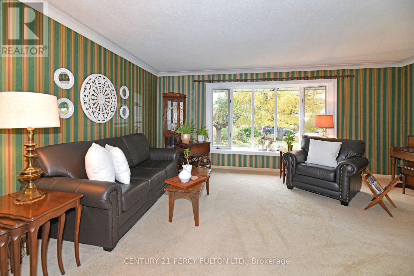 10208 Tenth Line, Halton Hills (Georgetown), Ontario  L0P 1K0 - Photo 7 - W12772696