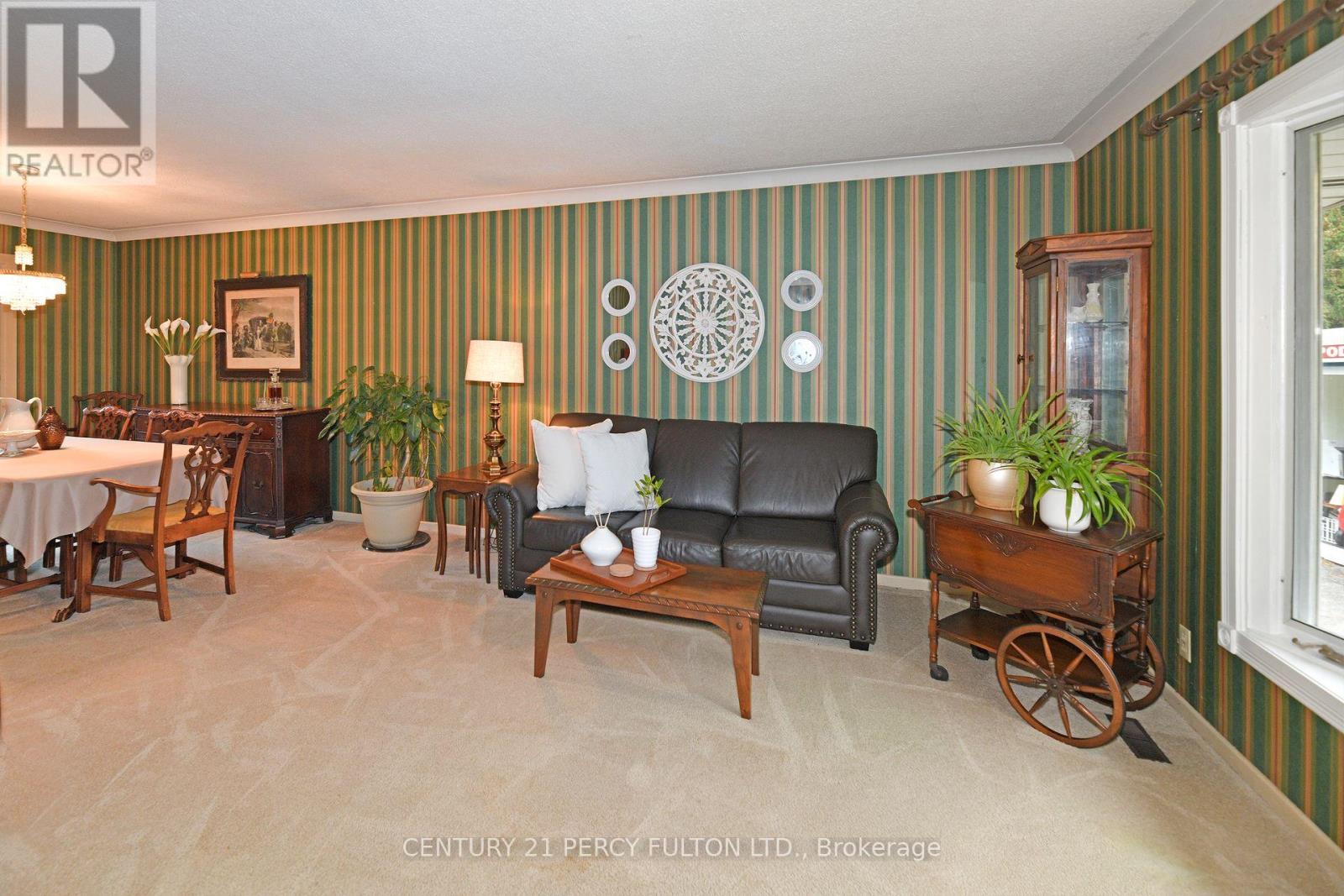 10208 Tenth Line, Halton Hills (Georgetown), Ontario  L0P 1K0 - Photo 8 - W12772696