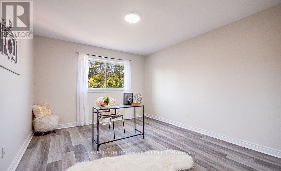 118 Mowat Crescent, Halton Hills (Georgetown), Ontario  L7G 6C8 - Photo 12 - W12773316