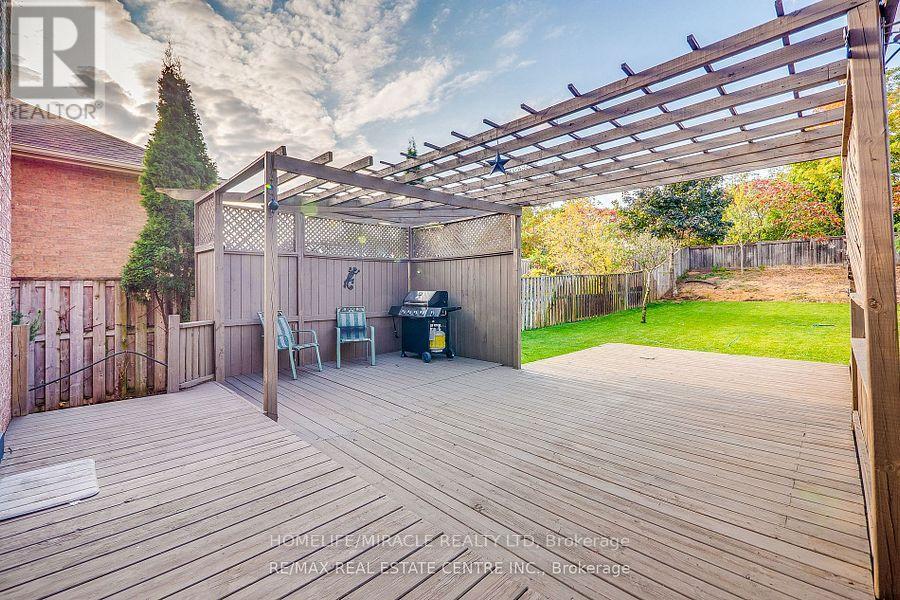 118 Mowat Crescent, Halton Hills (Georgetown), Ontario  L7G 6C8 - Photo 22 - W12773316