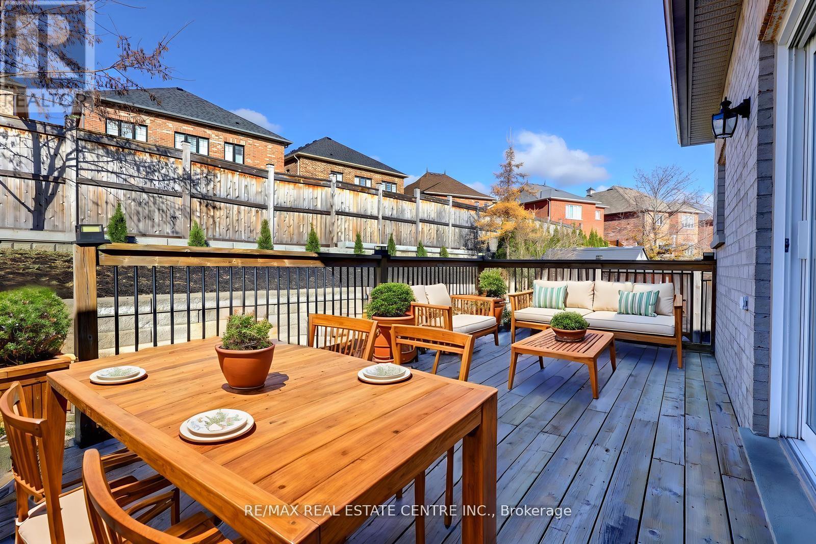 64 Meadowlark Drive, Halton Hills (Georgetown), Ontario  L7G 6N5 - Photo 18 - W12774002