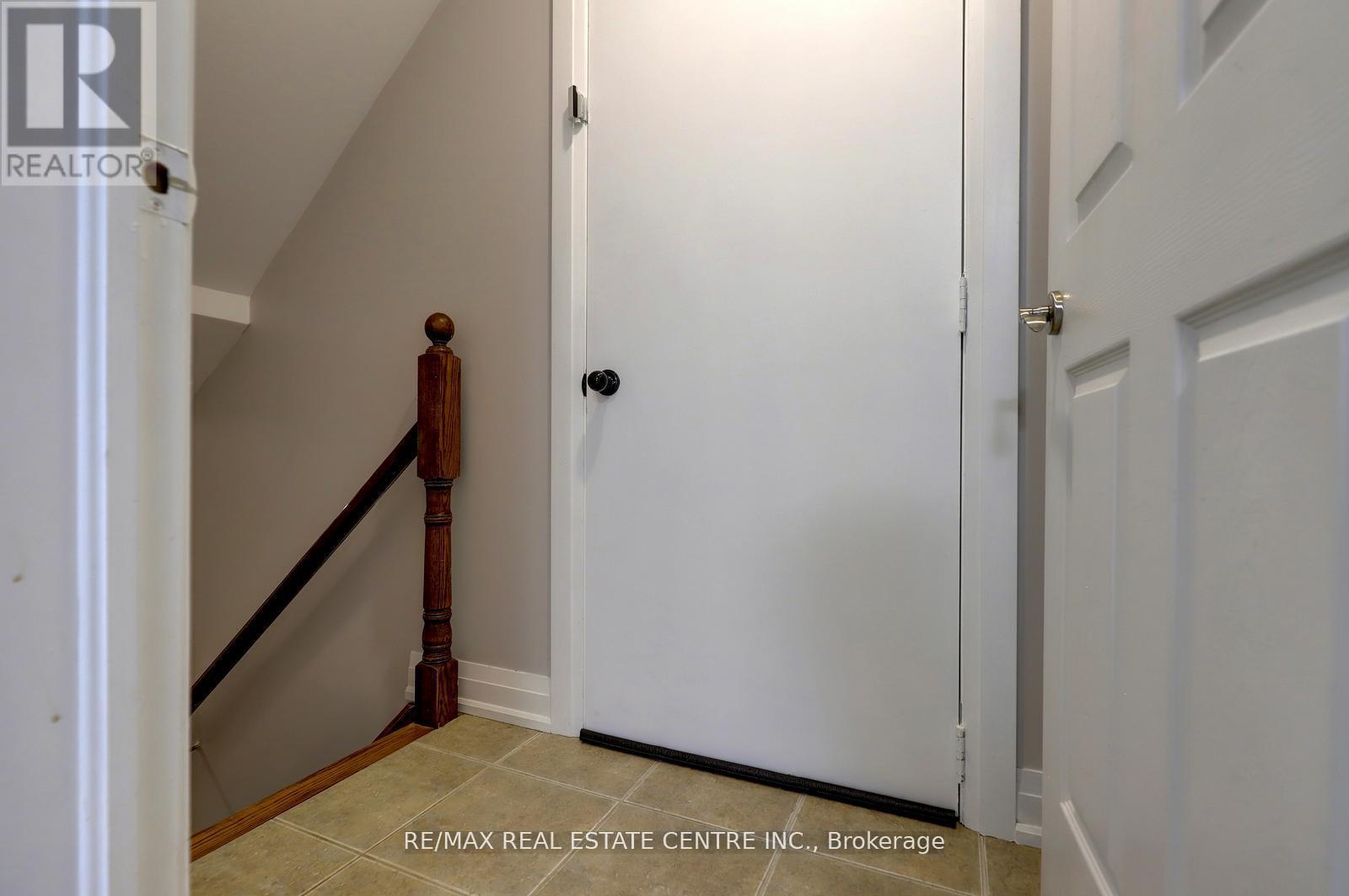 64 Meadowlark Drive, Halton Hills (Georgetown), Ontario  L7G 6N5 - Photo 24 - W12774002