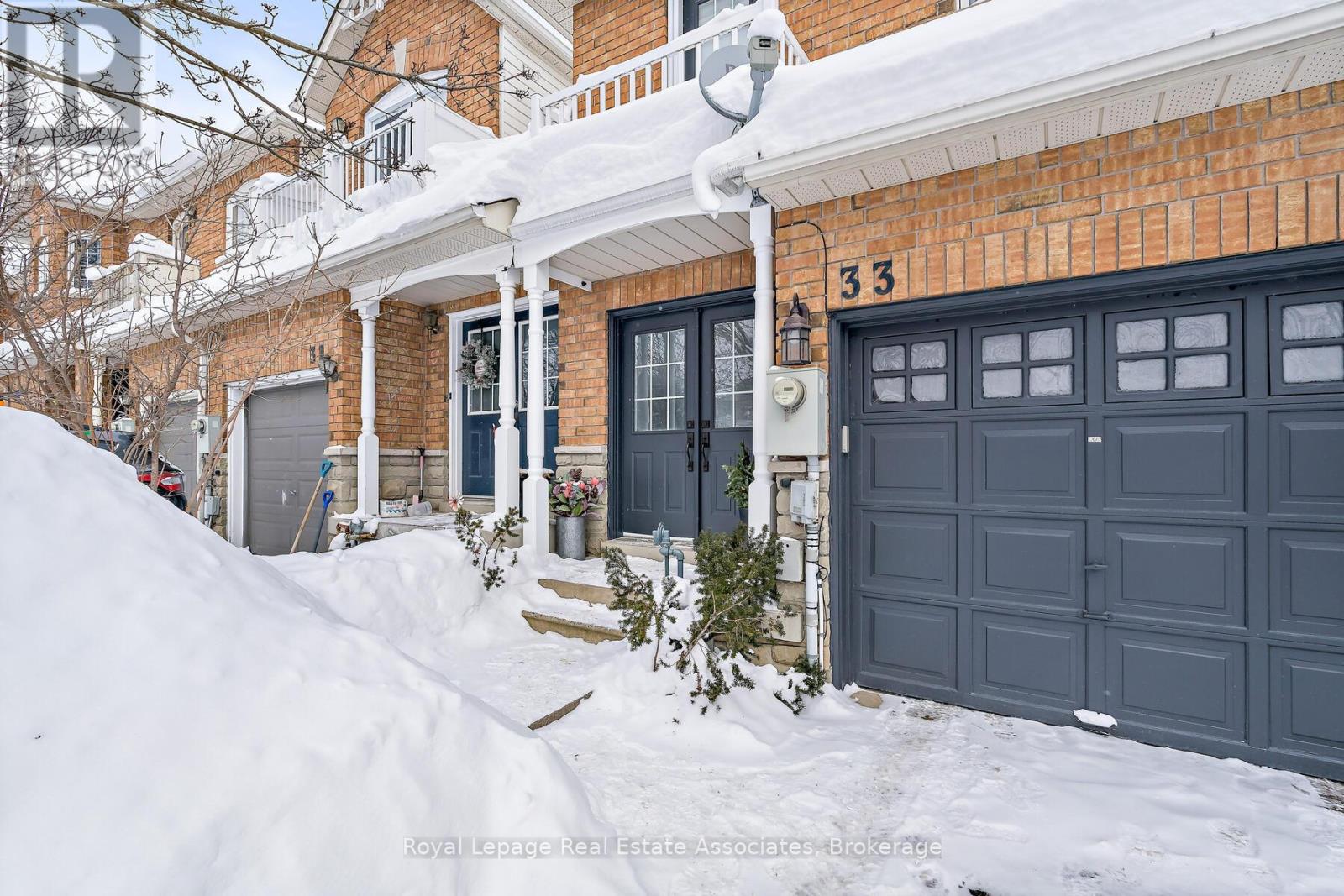 33 Bradley Drive, Halton Hills (Georgetown), Ontario  L7G 6B5 - Photo 3 - W12775654