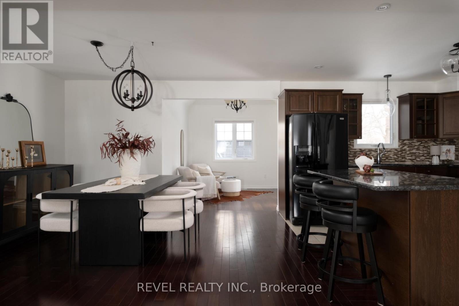 104 Charles Street, Halton Hills (Georgetown), Ontario  L7G 2M9 - Photo 14 - W12777184