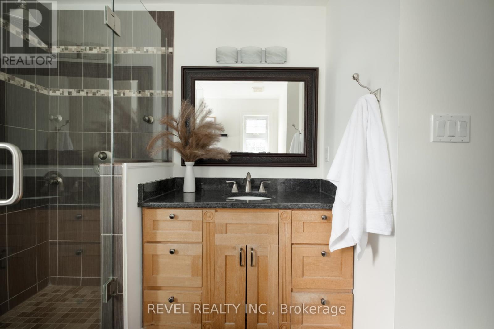 104 Charles Street, Halton Hills (Georgetown), Ontario  L7G 2M9 - Photo 25 - W12777184