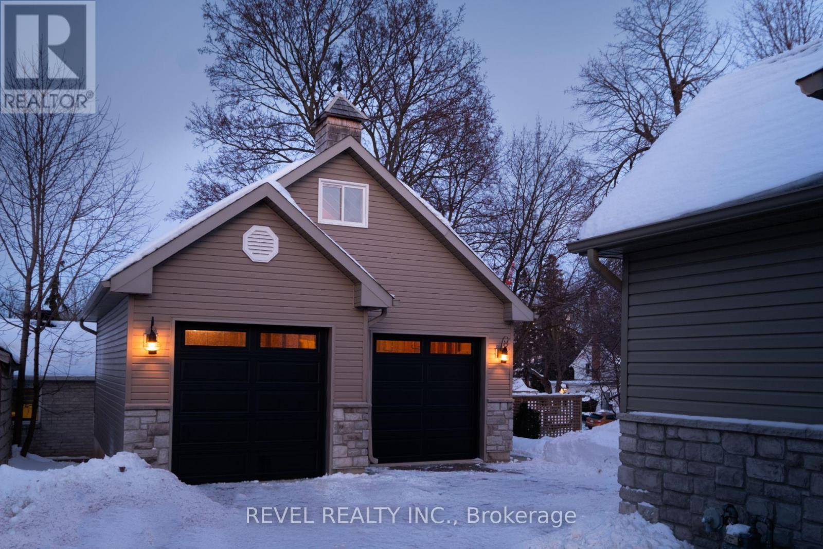 104 Charles Street, Halton Hills (Georgetown), Ontario  L7G 2M9 - Photo 38 - W12777184