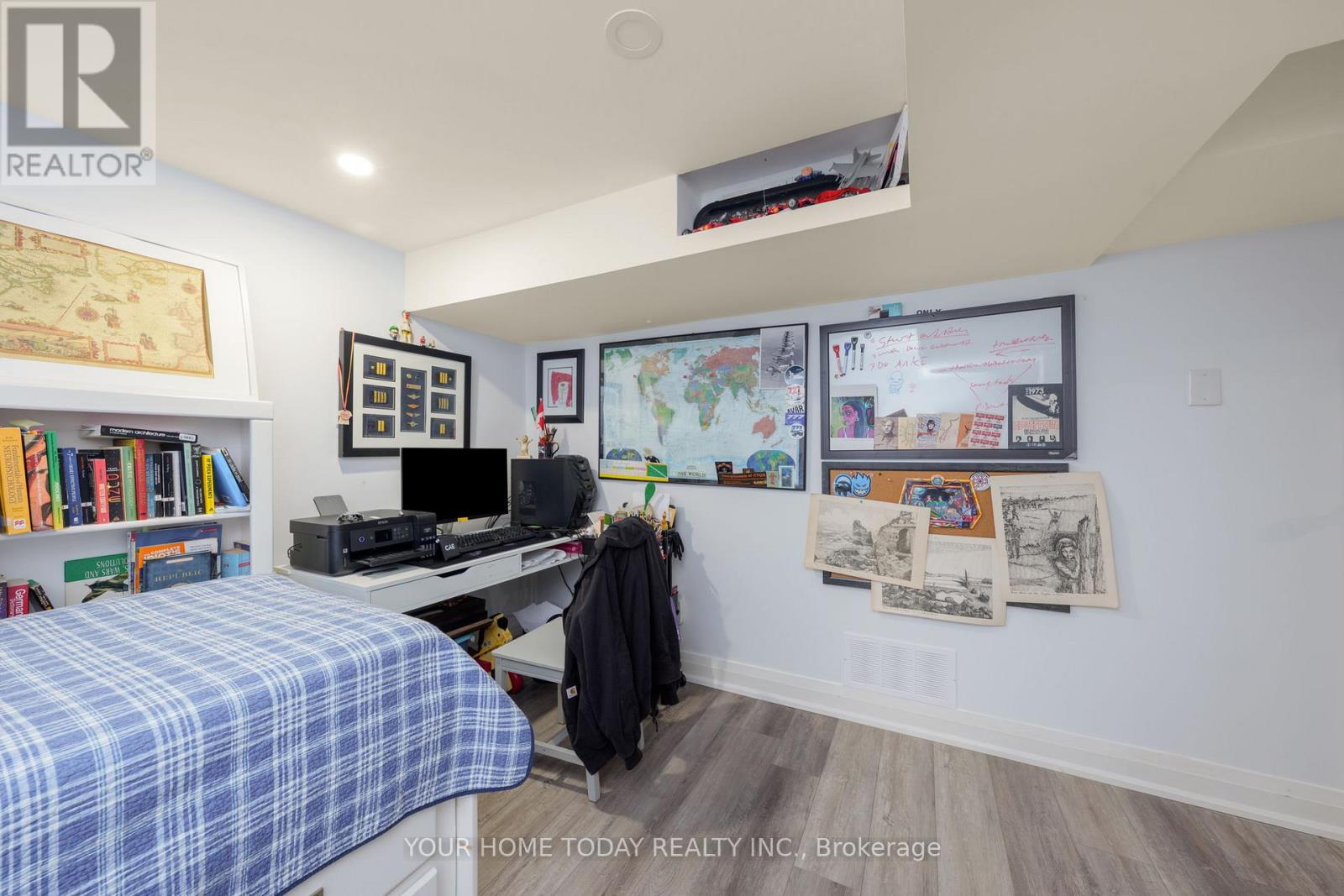 190 Main Street S, Halton Hills (Georgetown), Ontario  L7G 3E9 - Photo 35 - W12777280