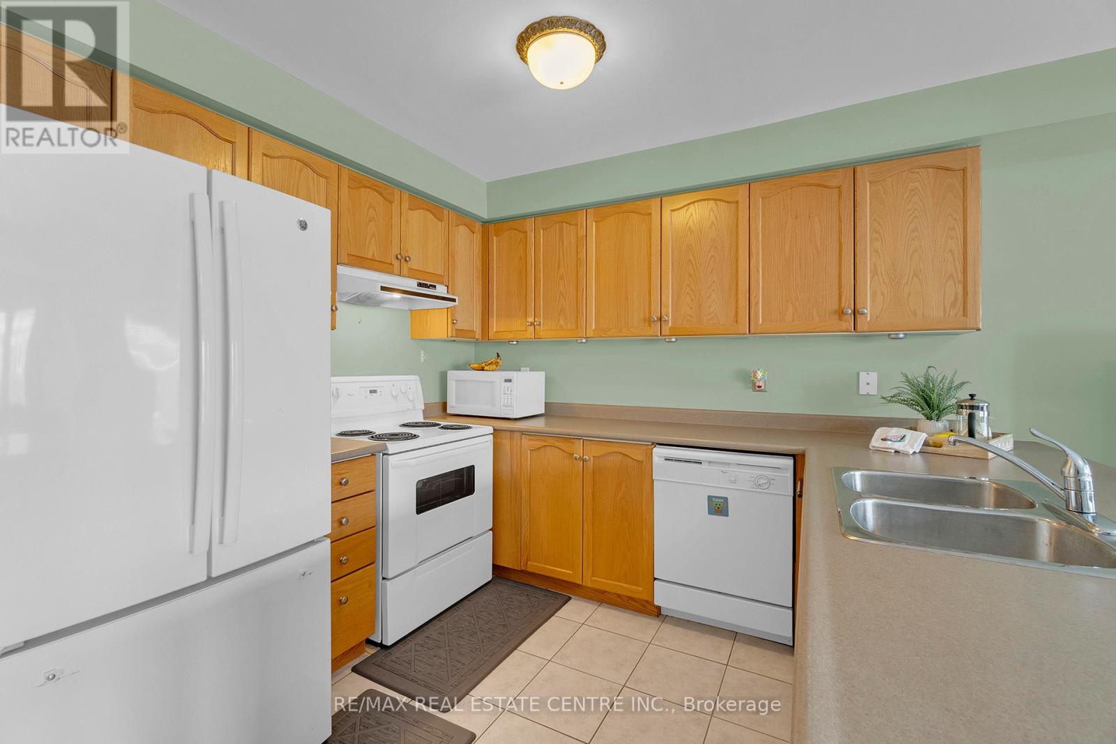 5 Harding Street, Halton Hills (Georgetown), Ontario  L7G 6B1 - Photo 12 - W12778138