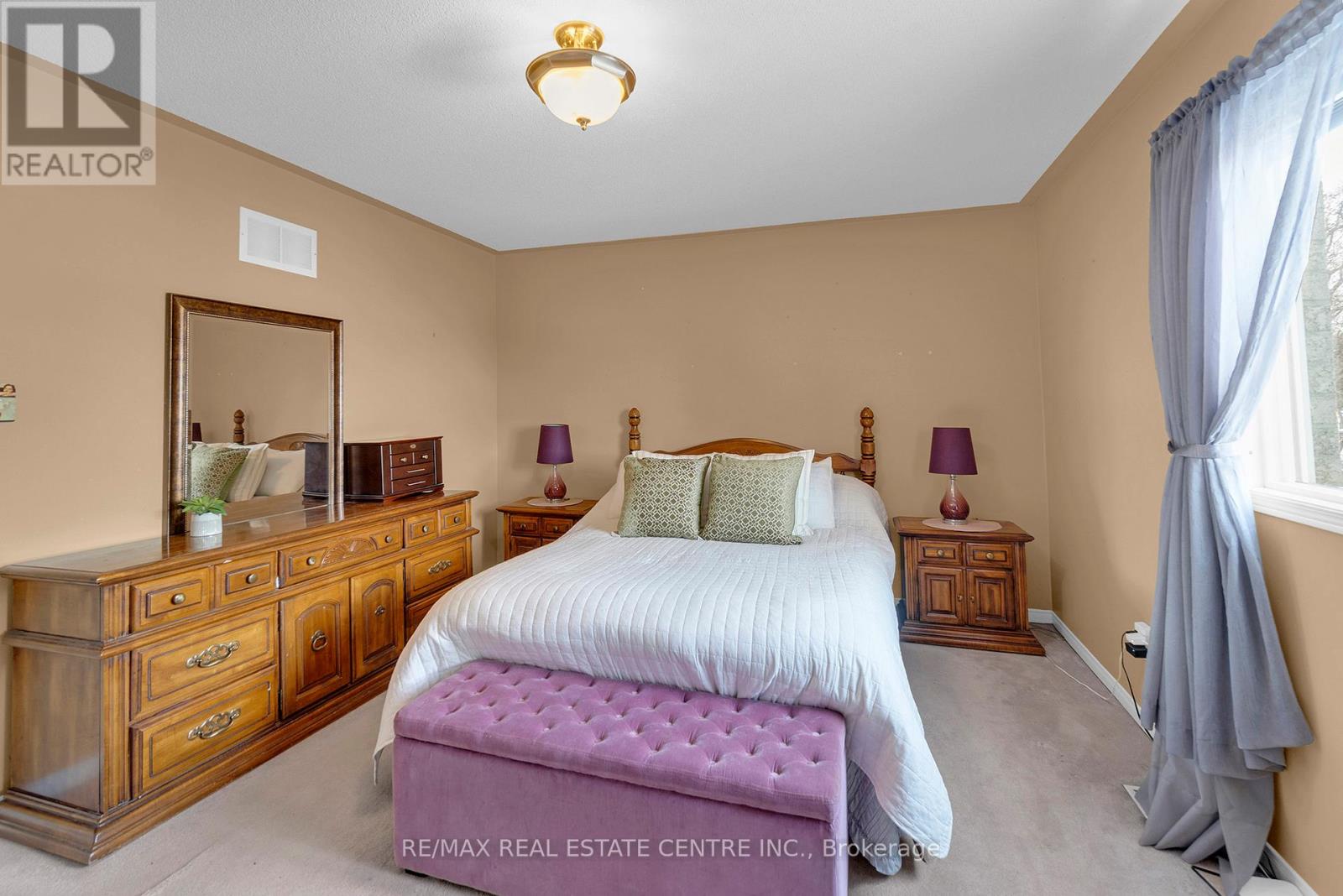 5 Harding Street, Halton Hills (Georgetown), Ontario  L7G 6B1 - Photo 17 - W12778138