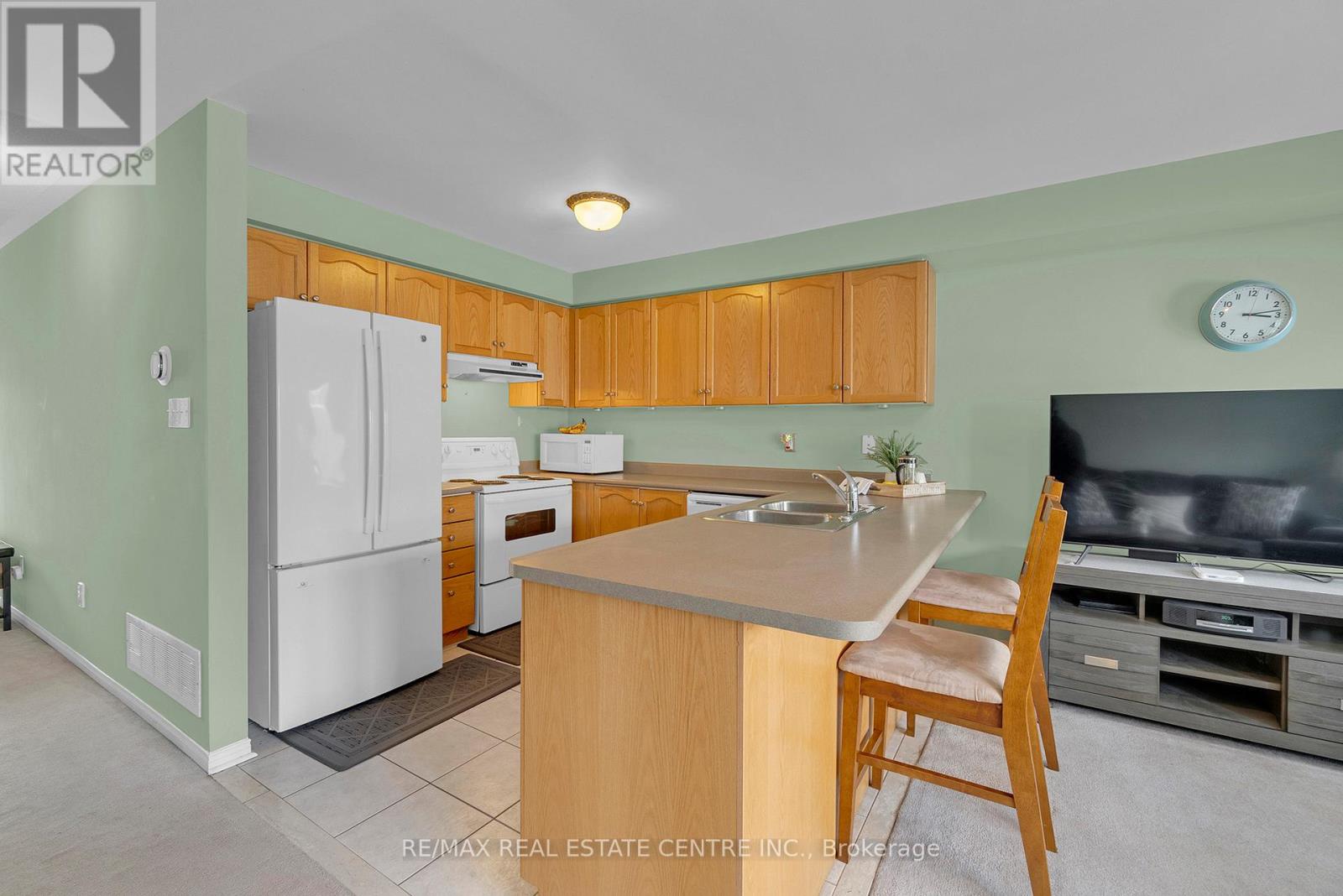 5 Harding Street, Halton Hills (Georgetown), Ontario  L7G 6B1 - Photo 9 - W12778138