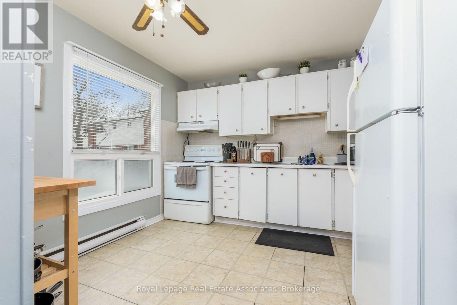 20 Kingham Road, Halton Hills (Ac Acton), Ontario  L7J 1S4 - Photo 12 - W12779660