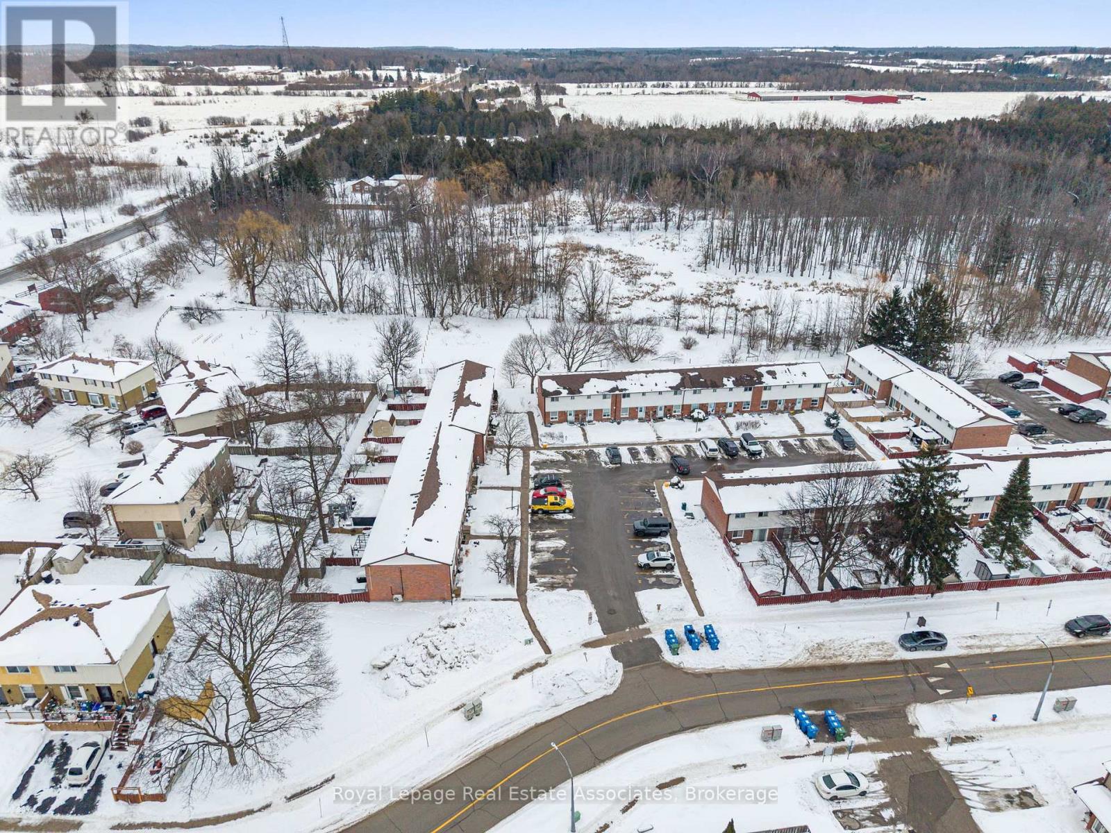 20 Kingham Road, Halton Hills (Ac Acton), Ontario  L7J 1S4 - Photo 4 - W12779660