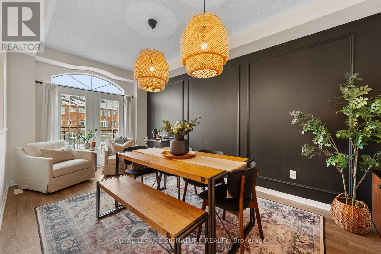 6 Renfrew Lane, Halton Hills (Georgetown), Ontario  L7G 0H1 - Photo 2 - W12780310