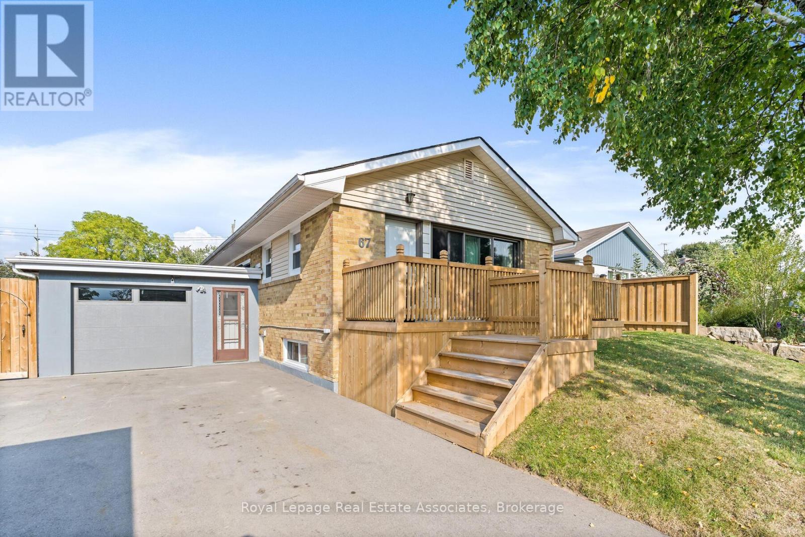 67 Roseford Terrace, Halton Hills (Ac Acton), Ontario  L7J 2L2 - Photo 2 - W12781190