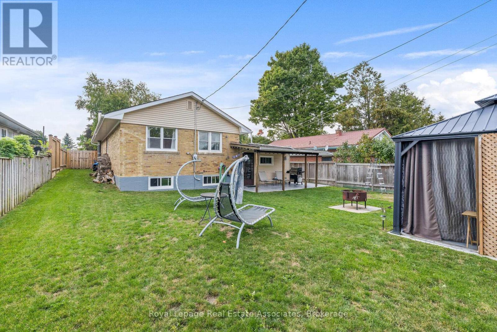 67 Roseford Terrace, Halton Hills (Ac Acton), Ontario  L7J 2L2 - Photo 32 - W12781190