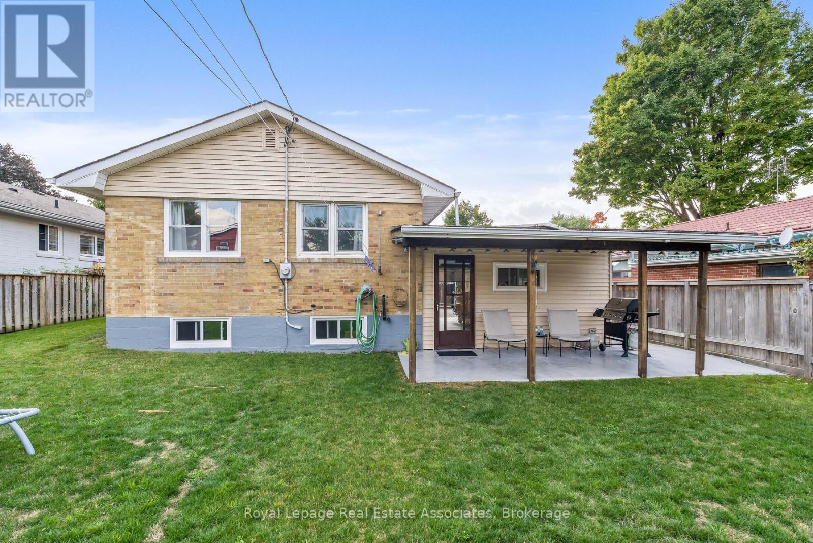 67 Roseford Terrace, Halton Hills (Ac Acton), Ontario  L7J 2L2 - Photo 33 - W12781190