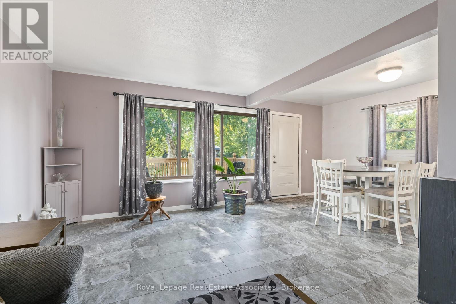 67 Roseford Terrace, Halton Hills (Ac Acton), Ontario  L7J 2L2 - Photo 6 - W12781190