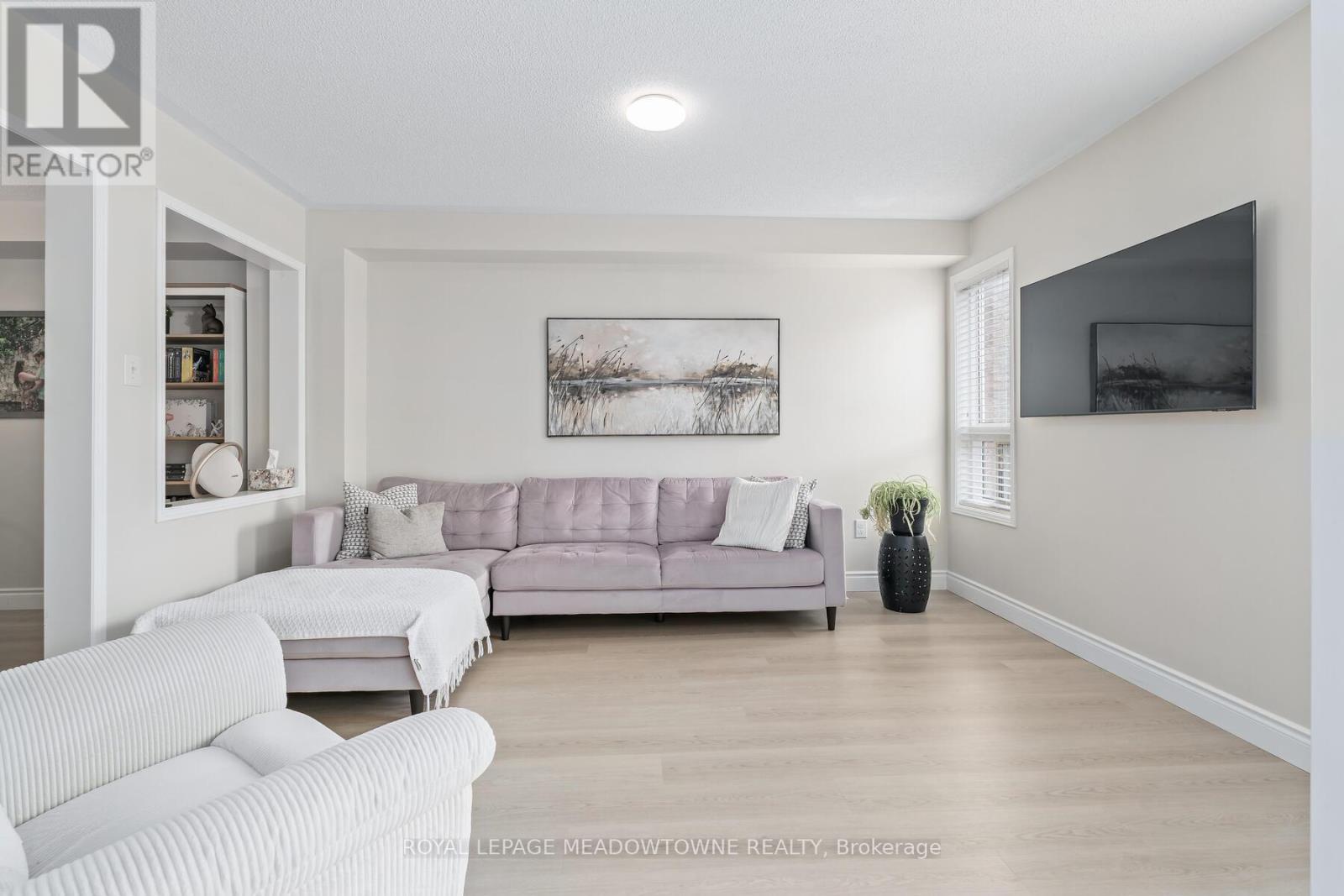 99 Snowberry Crescent, Halton Hills (Georgetown), Ontario  L7G 6M8 - Photo 11 - W12782330