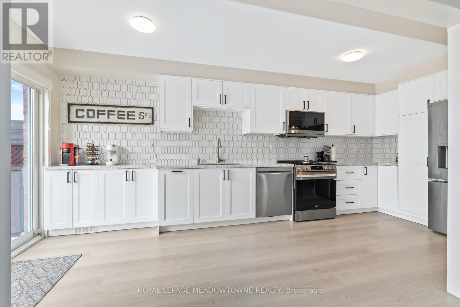 99 Snowberry Crescent, Halton Hills (Georgetown), Ontario  L7G 6M8 - Photo 13 - W12782330