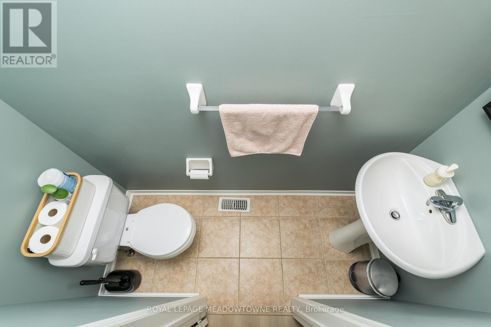 99 Snowberry Crescent, Halton Hills (Georgetown), Ontario  L7G 6M8 - Photo 17 - W12782330