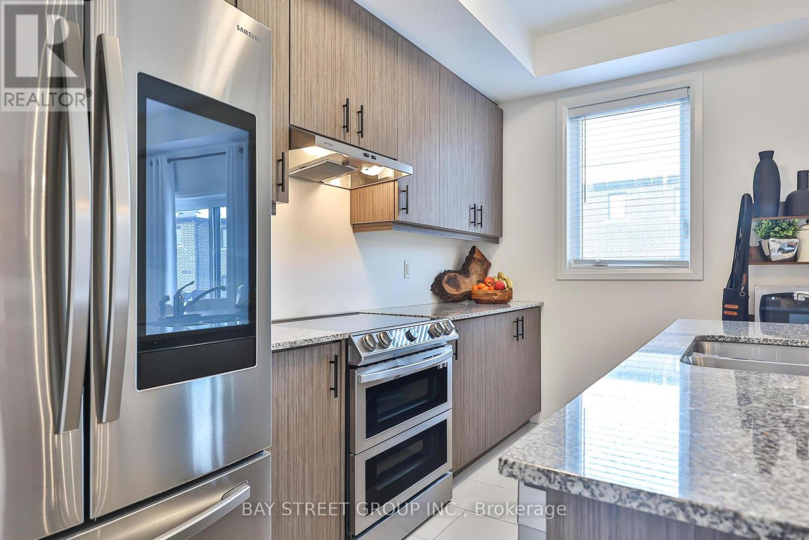 75 Windtree Way, Halton Hills (Georgetown), Ontario  L7G 0P6 - Photo 15 - W12783760