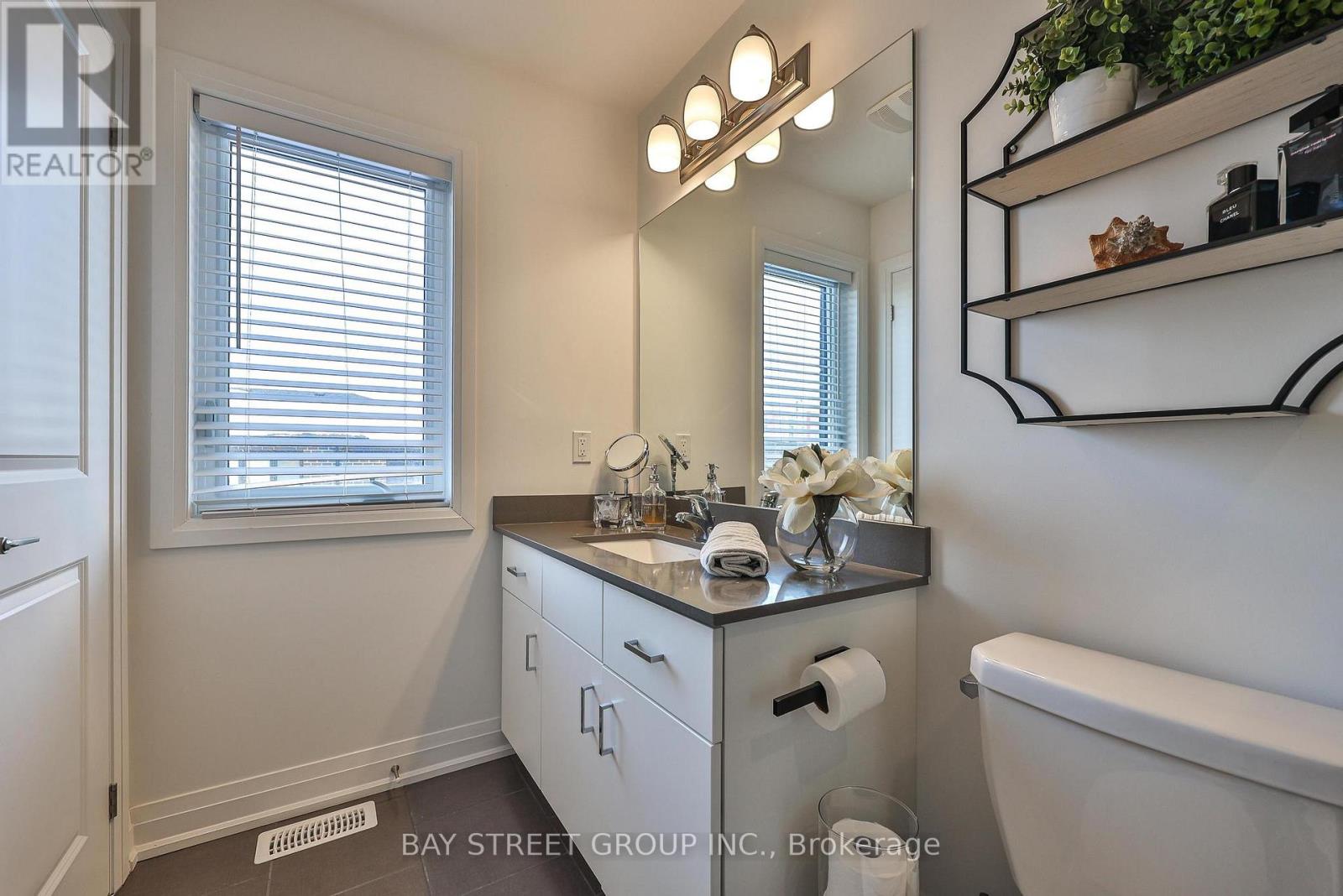 75 Windtree Way, Halton Hills (Georgetown), Ontario  L7G 0P6 - Photo 4 - W12783760